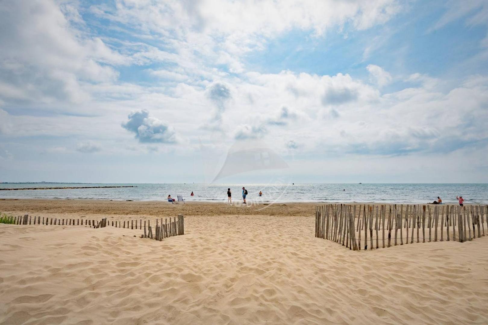 As17378 - P4 Dans Une Residence Sur La Plage Avec Vue Mer Et Piscine Le Grau-du-Roi Εξωτερικό φωτογραφία
